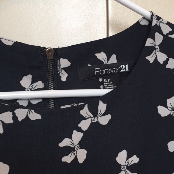 Forever 21 top - Picture 2 of 2